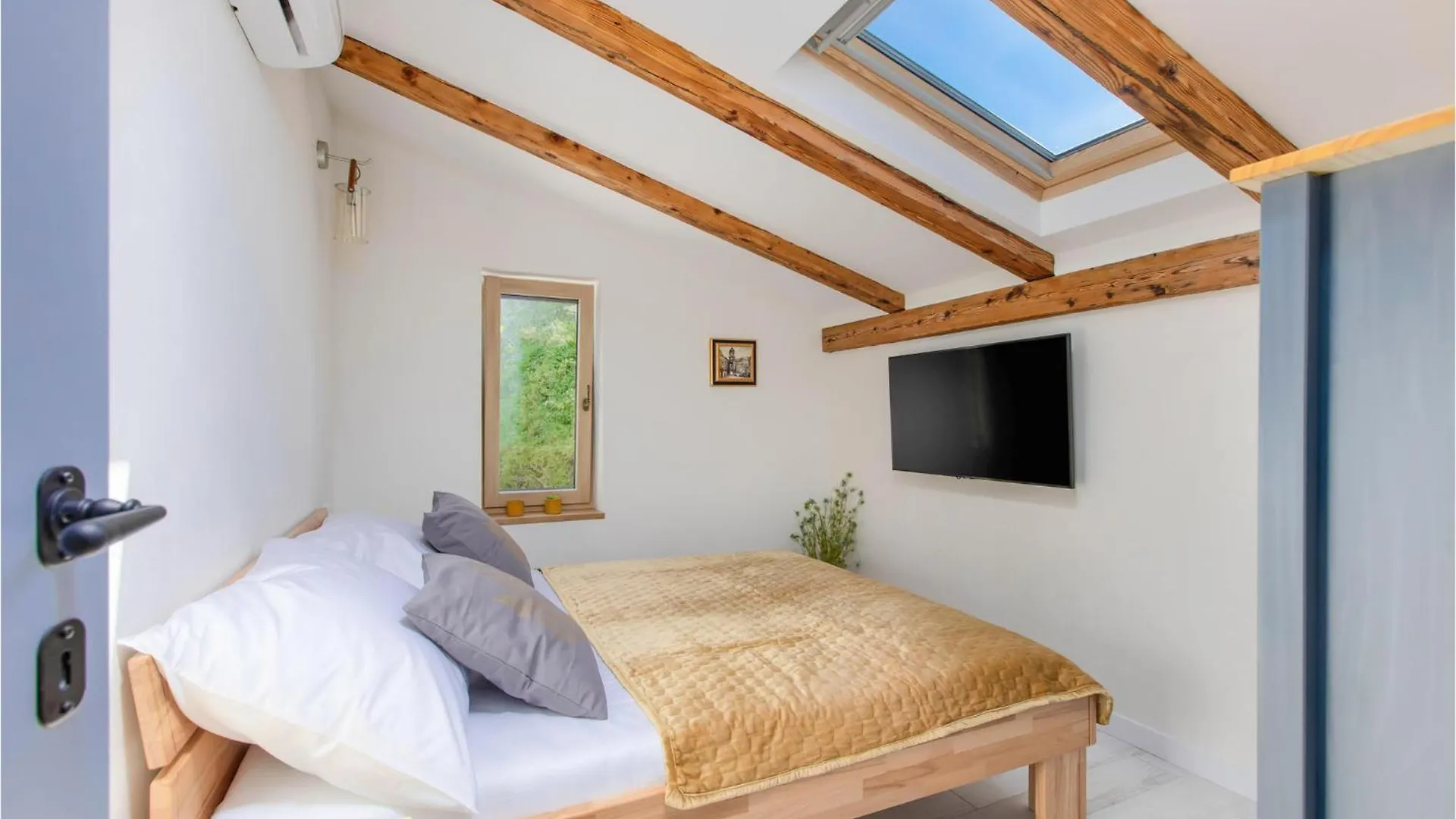 3 Bedroom Beautiful Home In Malinska