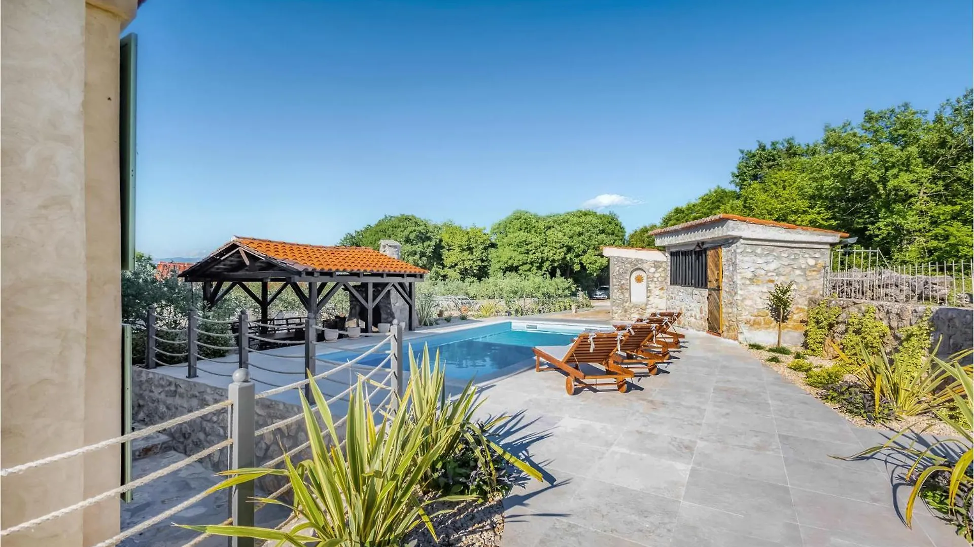 3 Bedroom Beautiful Home In Malinska Croatia