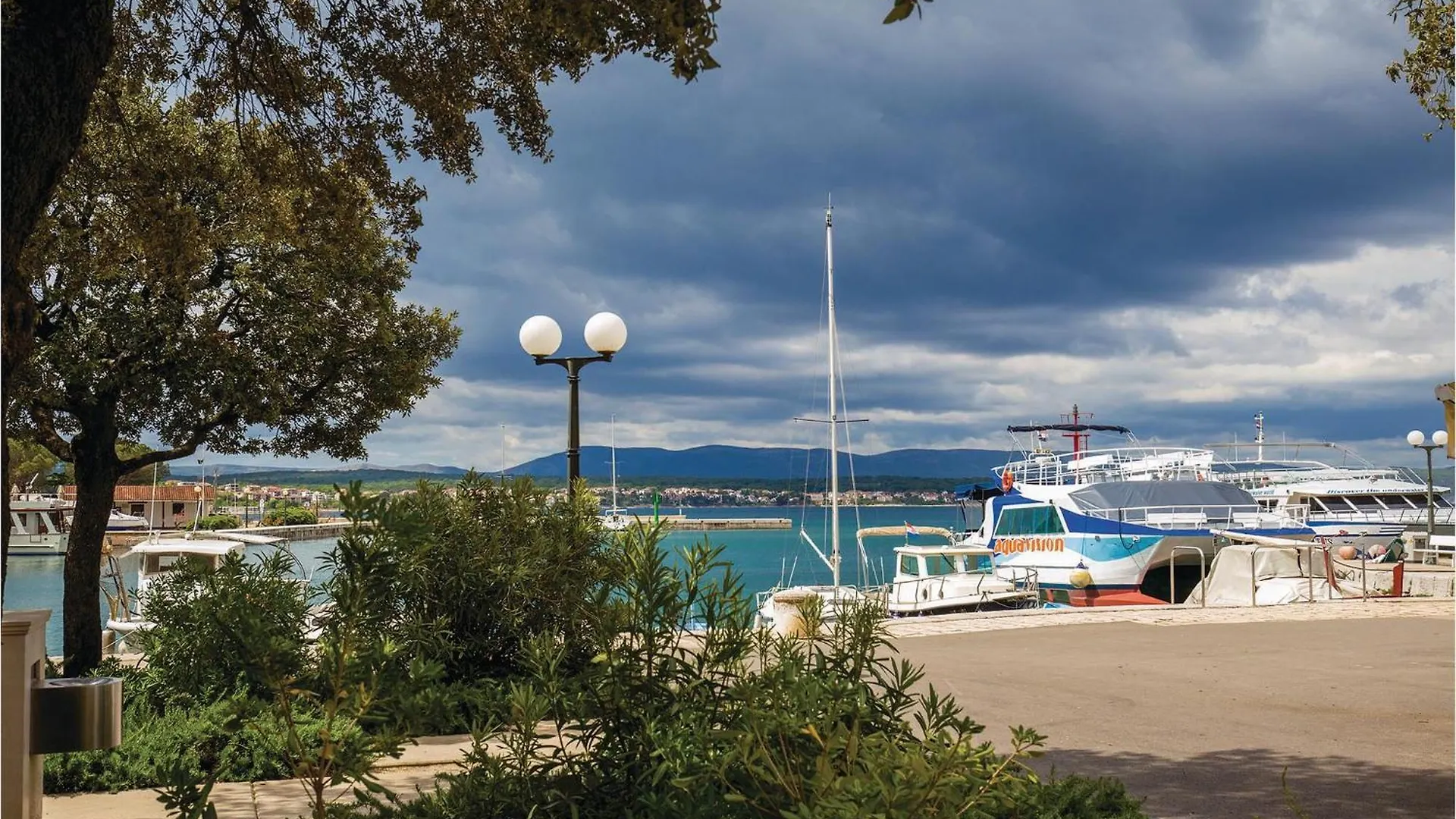 Holiday home 3 Bedroom Beautiful Home In Malinska