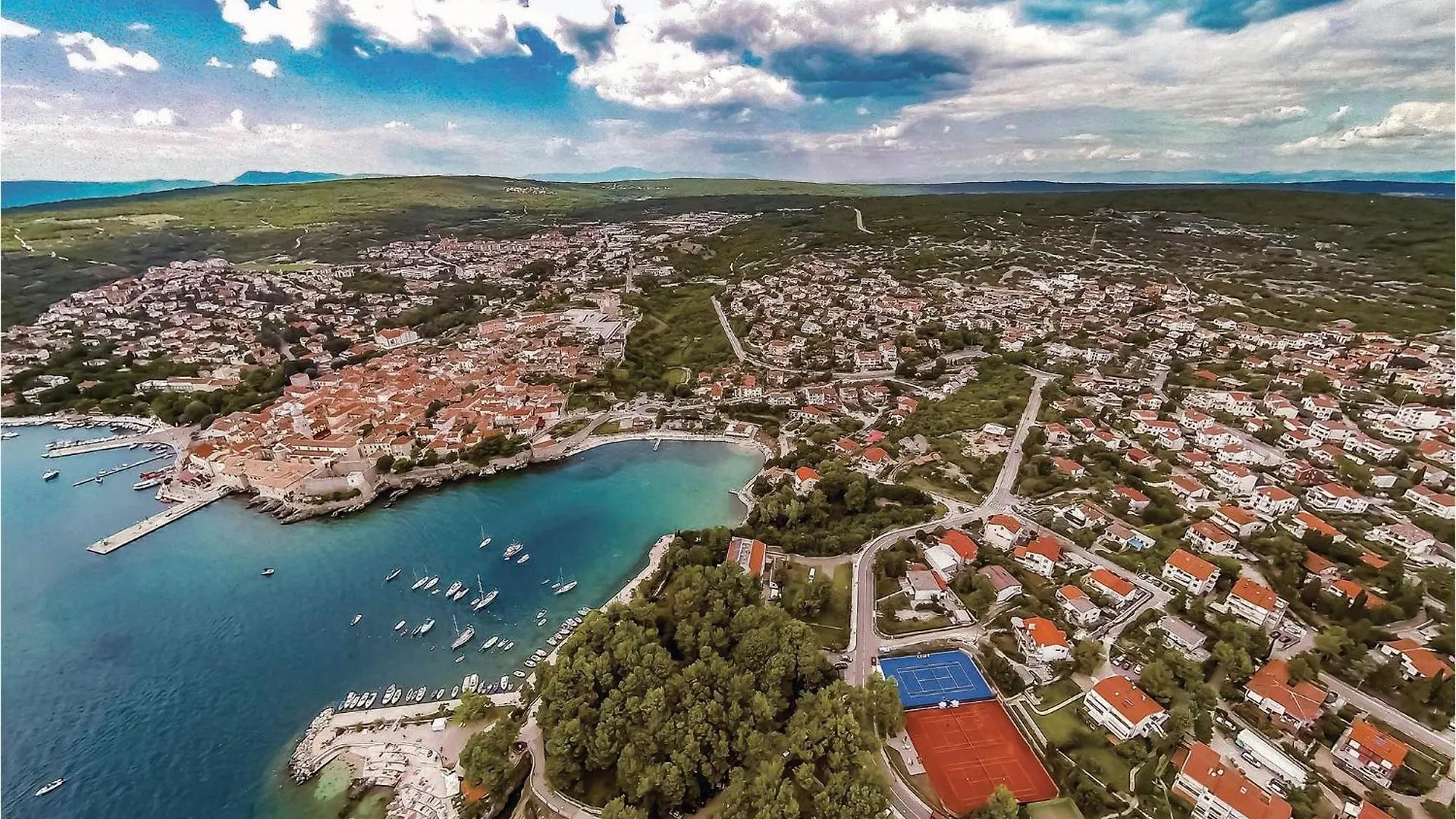 3 Bedroom Beautiful Home In Malinska 0*,