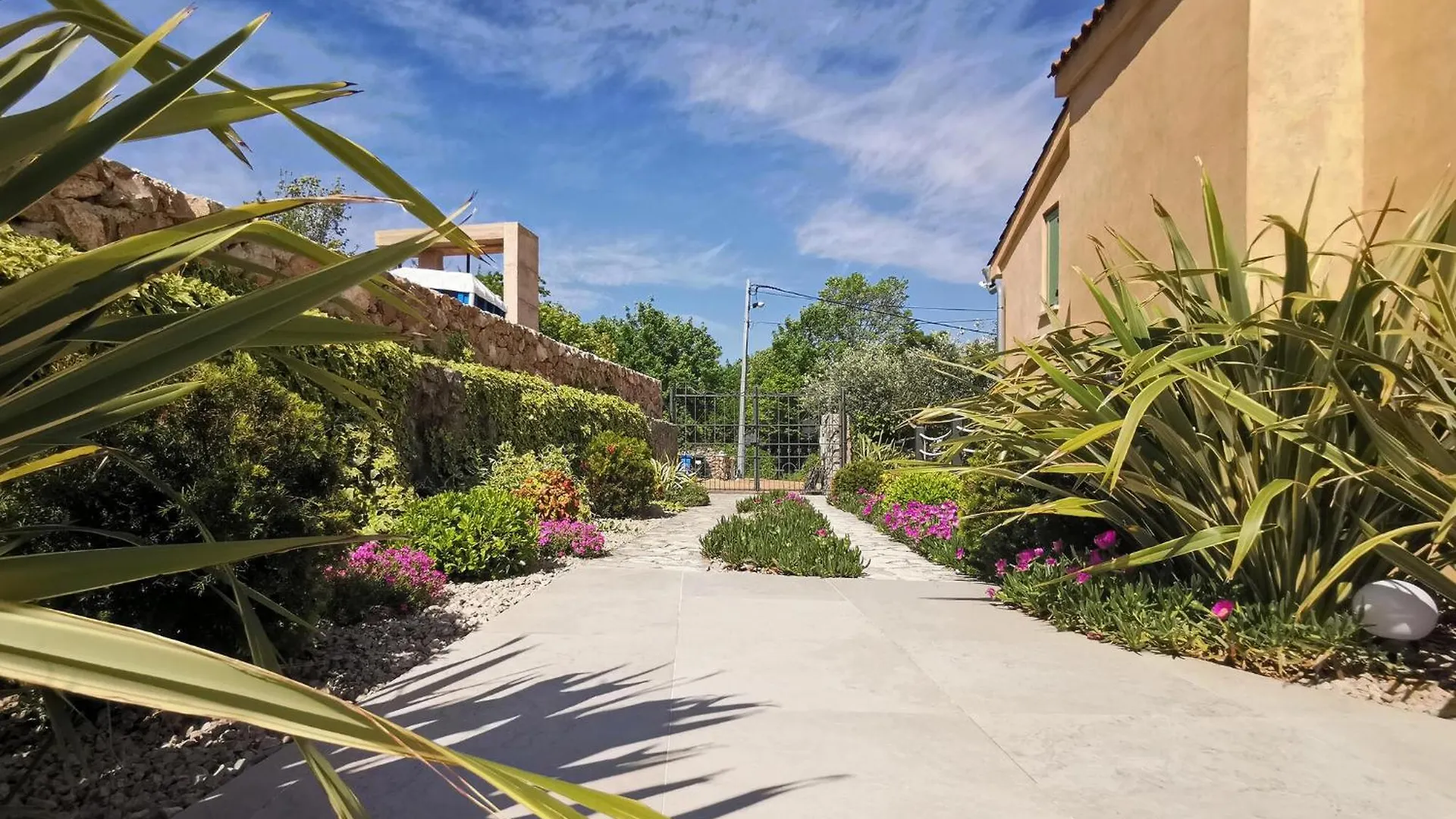 3 Bedroom Beautiful Home In Malinska Croatia