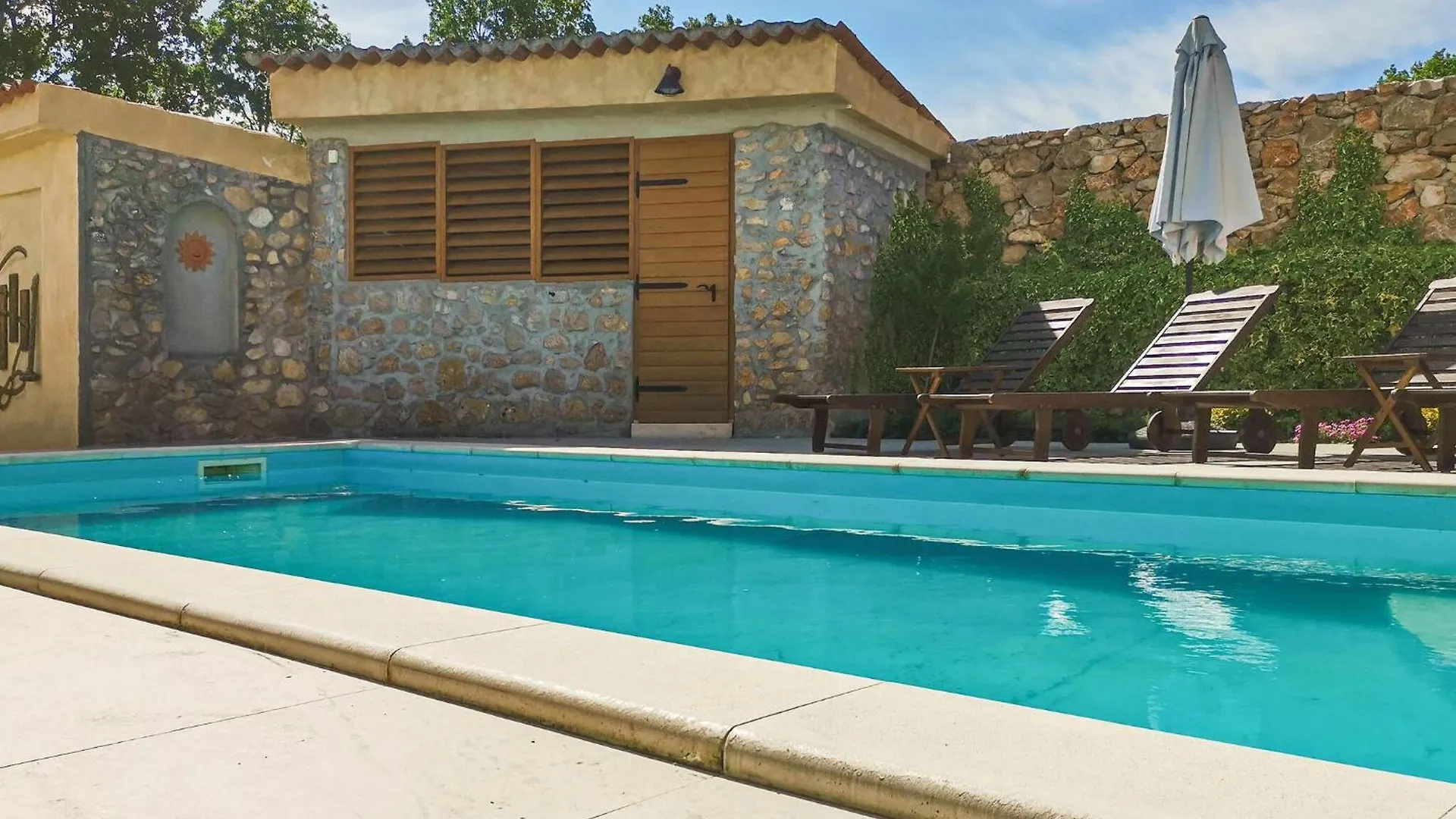 Holiday home 3 Bedroom Beautiful Home In Malinska