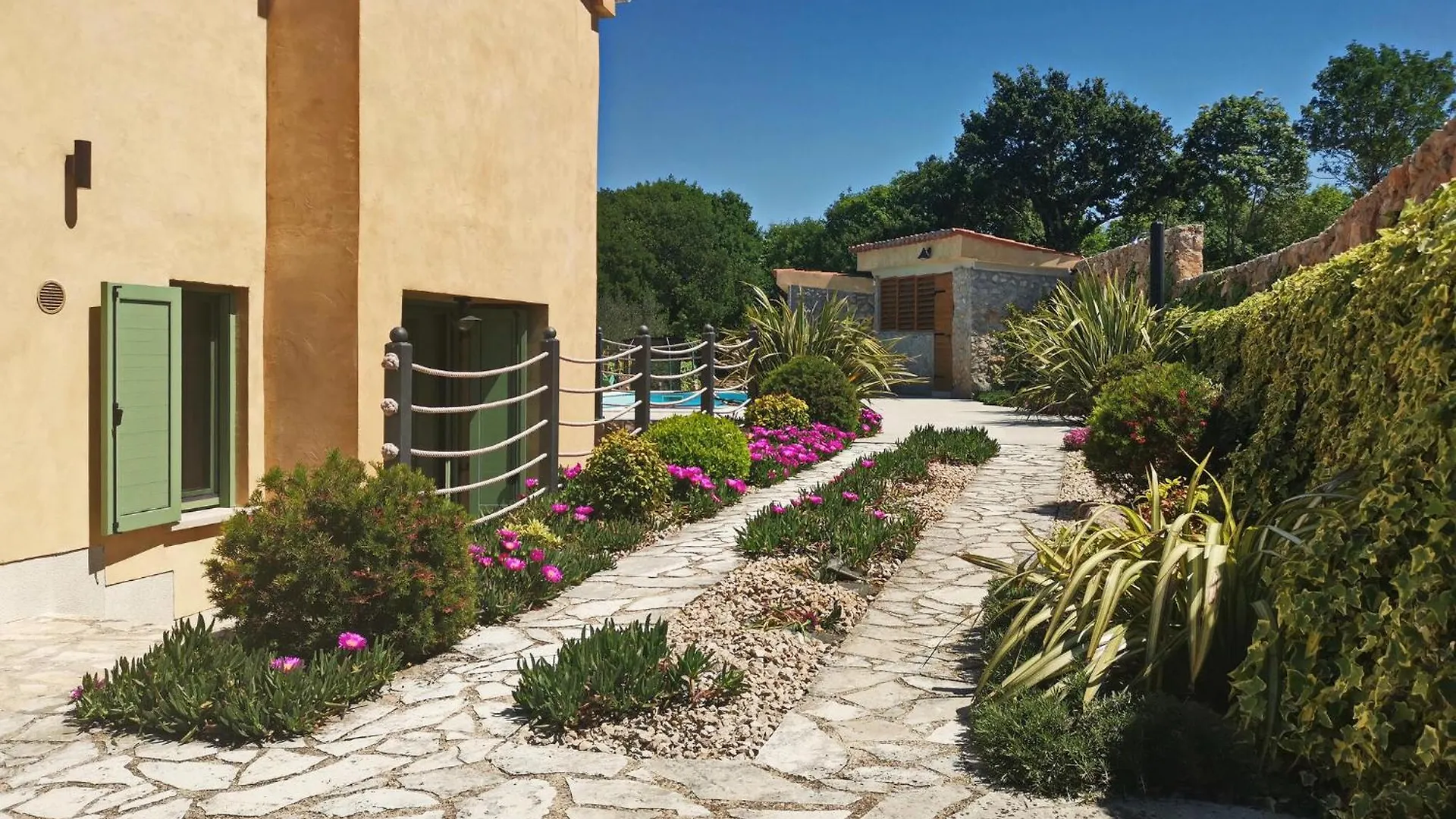 Holiday home 3 Bedroom Beautiful Home In Malinska