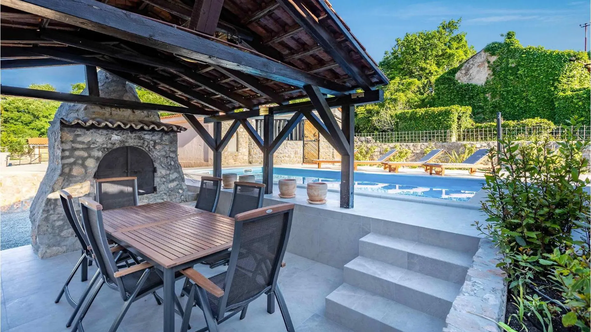 3 Bedroom Beautiful Home In Malinska Holiday home
