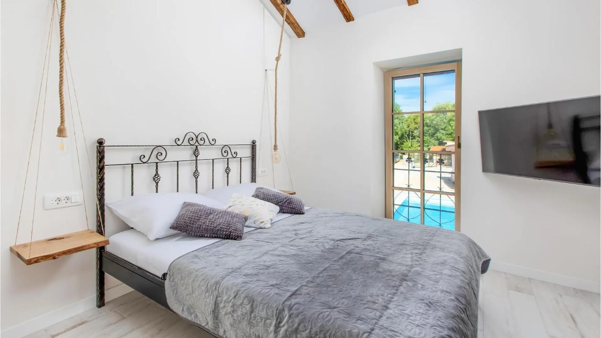 3 Bedroom Beautiful Home In Malinska 0*,
